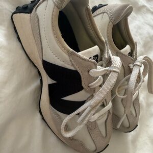 New Balance Kids Sneakers in Cream and Black